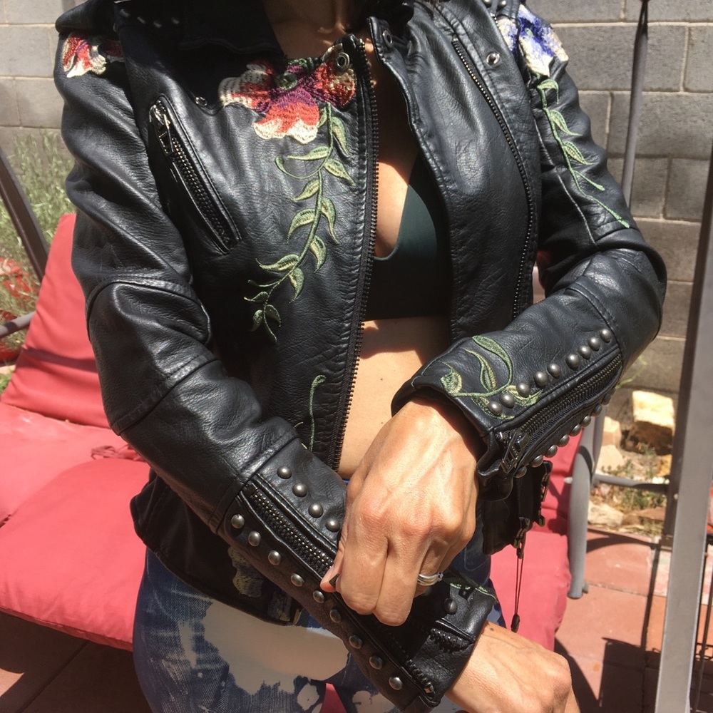 BLANK NYC MOTO BIKER LEATHER JACKET STUDDED, FLORAL EMBROIDERY QUALITY ZIPPER XS - Picture 4 of 7